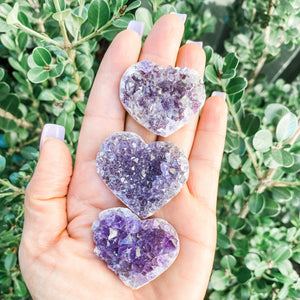 S1300 Amethyst crystal heart shaped cluster australia.amethyst heart australia.Natural raw amethyst crystal heart mini 4cm australia.gemrox sydney 1