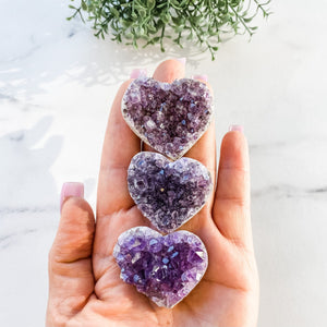 S1300 Amethyst crystal heart shaped cluster australia.amethyst heart australia.Natural raw amethyst crystal heart mini 4cm australia.gemrox sydney 1