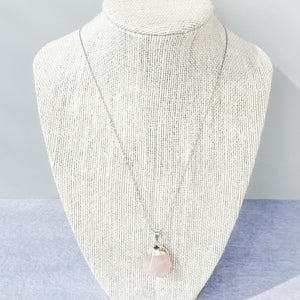 s1027 rose quartz tumbled stone pendant silver necklace jewellery crystals australia gemrox 1