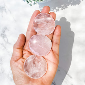 s1474 rose quartz crystal flat round 4cm palm stone palmstone australia. rose quartz palmstones australia gemrox sydney 1